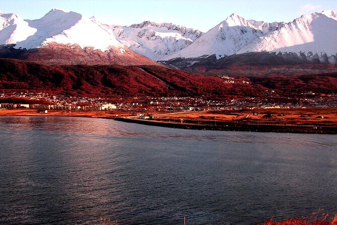 5-Hour National Park + City tour - USHUAIA (Private Tour) - Bahia Lapataia and Ruta Nacional 3: The Alaska Distance Sign