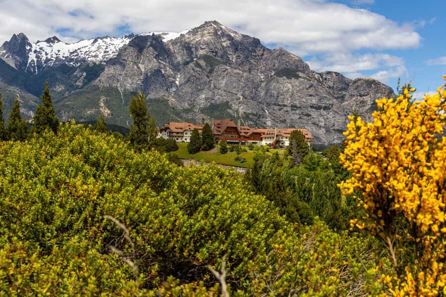 Bariloche: Circuito Chico, iconic postcards of Bariloche in a single tour - The Start: Nahuel Huapi Lake Views From the Road