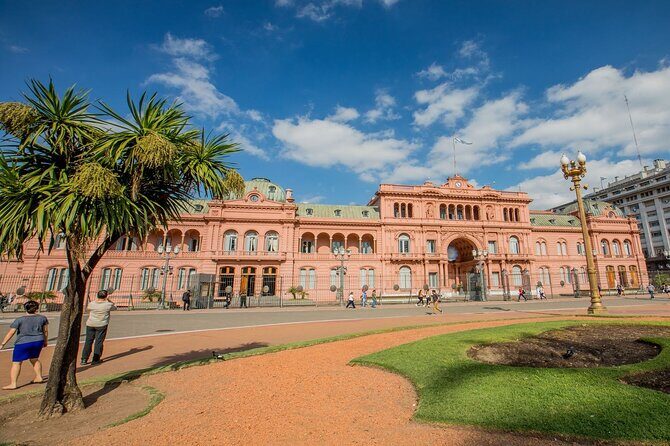 Best of Buenos Aires: Guided Sightseeing City Tour - Plaza de Mayo: Where Politics, Power, and Street Life Collide
