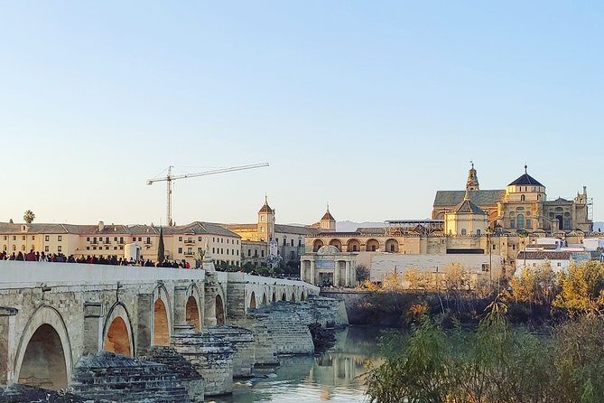 Bike Tour Córdoba - Guadalquivir River and Roman Bridge: the postcard views with real context