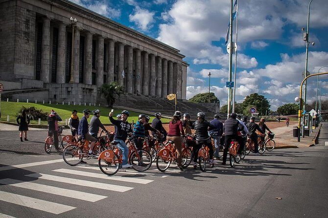 Buenos Aires Bike Tour: North Districts, Recoleta and Palermo - La Recoleta Cemetery and Santa Fe Avenue: Evita’s resting place, plus a lively corridor