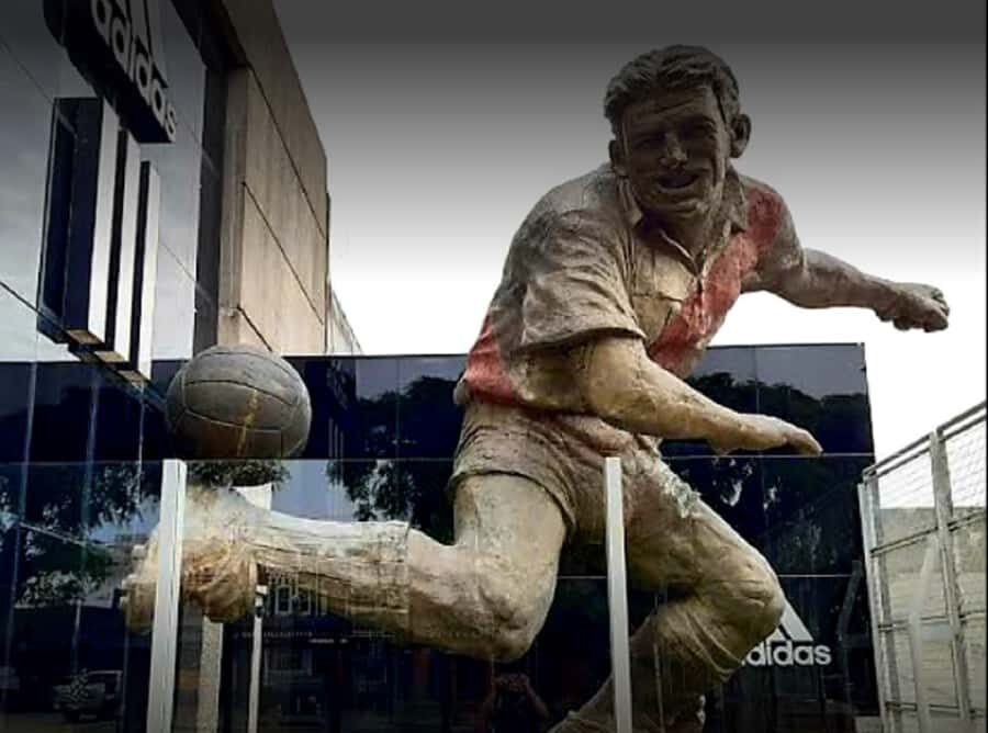 Buenos Aires: Boca Juniors and River Plate Football Tour - Buenos Aires Football Tour in 5 Hours: Boca Meets River