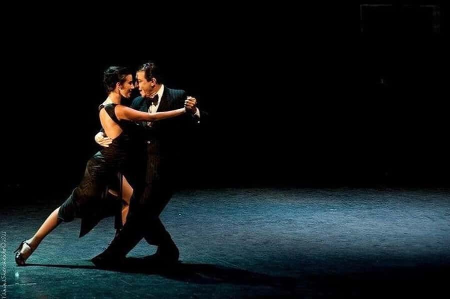 Buenos Aires: Cafe Los Angelitos Tango Show, Optional Dinner - Seats, sightlines, and how to time your own experience