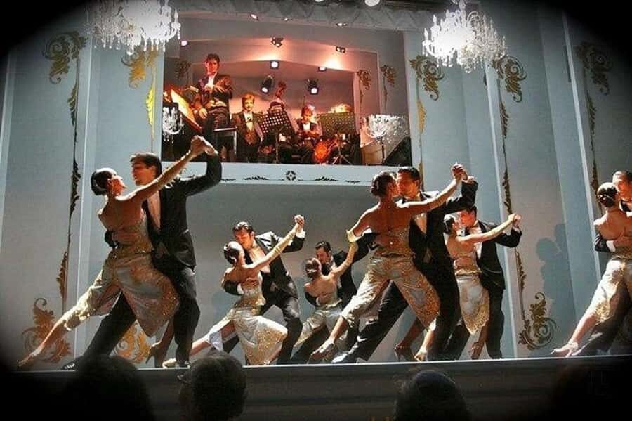 Buenos Aires: Cafe Los Angelitos Tango Show, Optional Dinner - How the evening flows: menu time, drinks, then the tango show