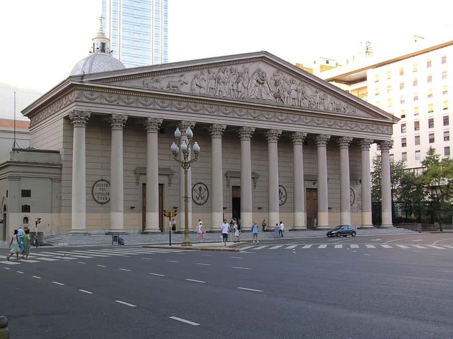 Buenos Aires: City Highlights Guided Tour with Transfer - Getting Your Bearings Fast: Plaza de Mayo to Avenida de Mayo