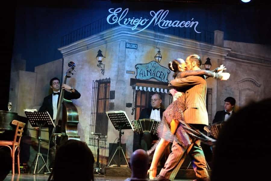 Buenos Aires: El Viejo Almacen Tango Show & optional Dinner - The drink setup: soft drinks, wine, and relaxed enjoyment