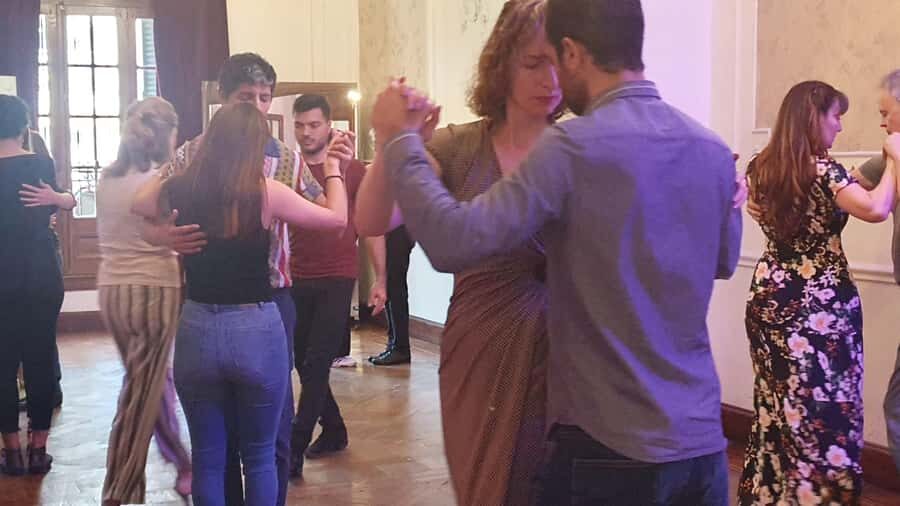 Buenos Aires: Group tango class with mate and snacks - Learning tango steps the friendly way (and what to watch for)