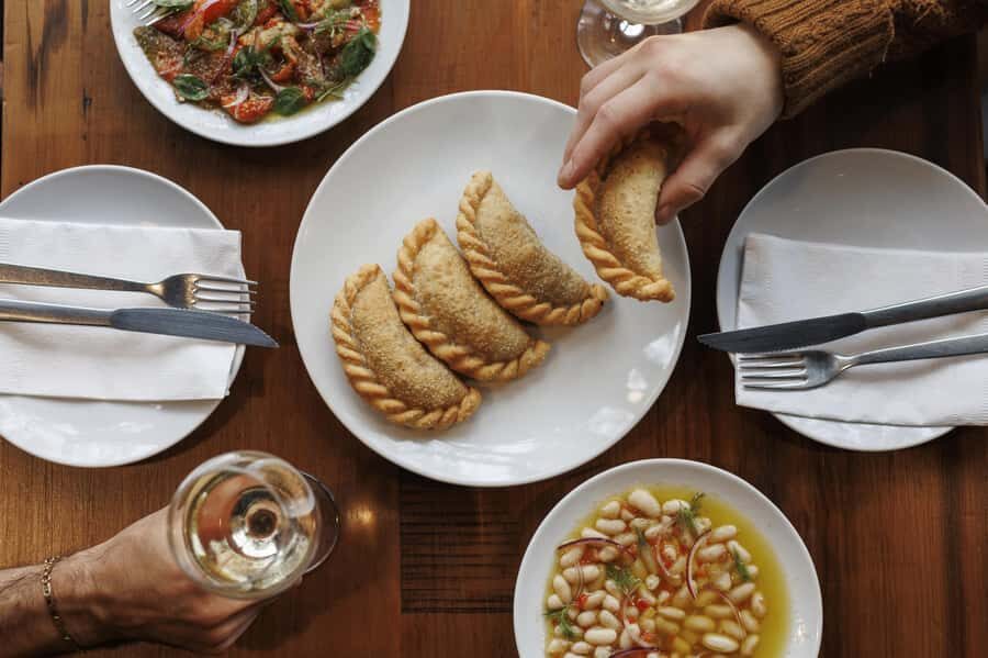 Buenos Aires: Local Foodie Adventure with Sherpa Food Tours - Getting Started at Picsa Restaurant and the Skip-the-Line Benefit
