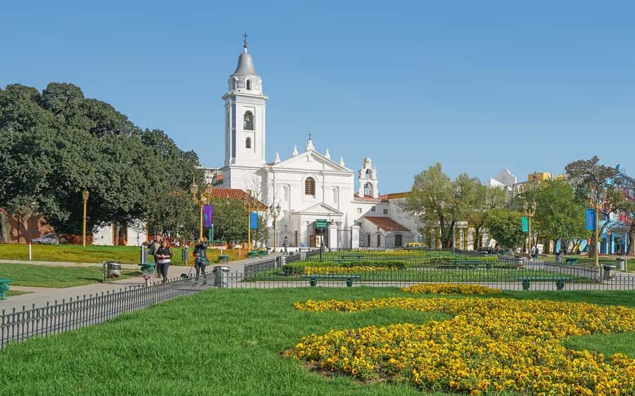 Buenos Aires: Recoleta and Retiro Tip Based Walking Tour - Strolling Arroyo and Alvear toward Plaza Alvear: Recoleta’s refined streets