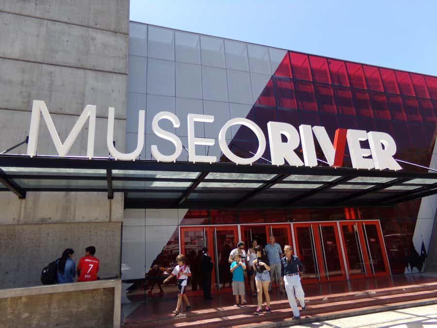 Buenos Aires: River Plate and Boca Juniors Museum Tour - San Telmo start to La Boca: how the tour sets the tone