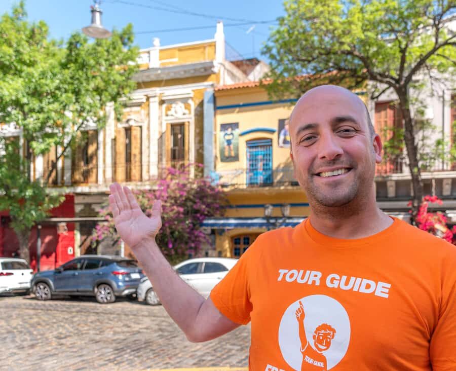Buenos Aires: San Telmo and Market Guided Walking Tour - Meeting at Parroquia San Ignacio de Loyola and finding your guide