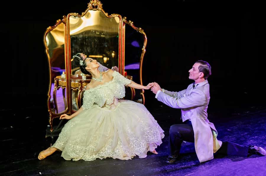 Buenos Aires: Tango Show at Tango Porteño & Optional Dinner - Who should book Tango Porteño, and who might want another style
