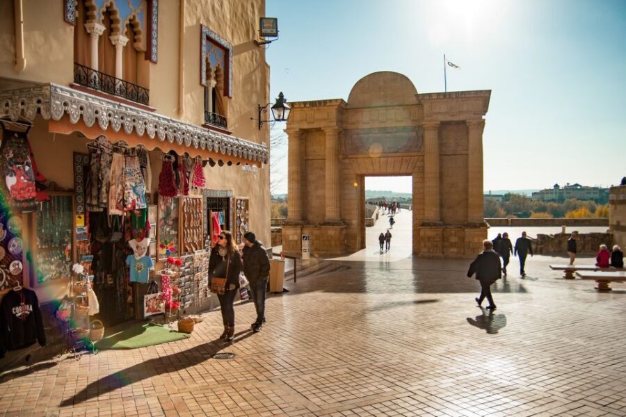 Córdoba: City Sightseeing Hop-On Hop-Off Bus Tour - Gardens, parks, and the Guadalquivir: a breather between big sights