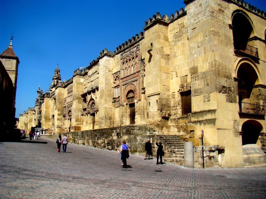 Cordoba: Electric Bike Tour - Should you book this Córdoba Electric Bike Tour?