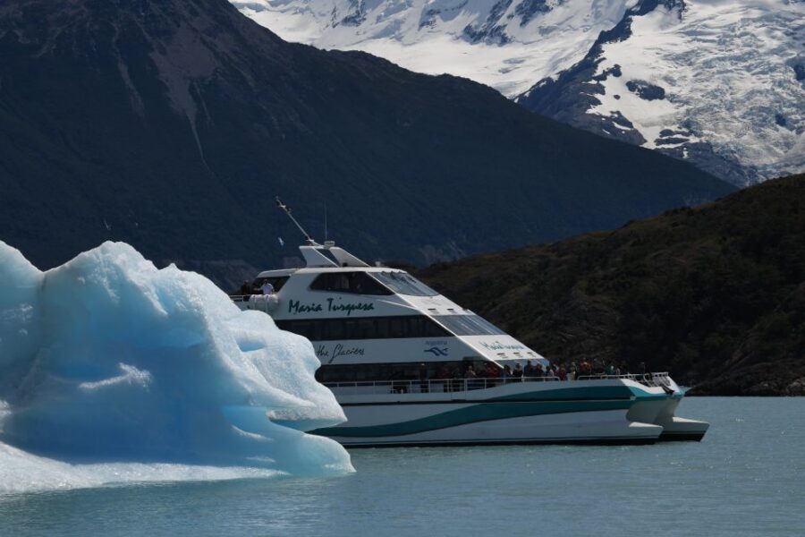 El Calafate: Glaciers Gourmet Experience - Full Day Cruise - Canal de los Témpanos and the Perito Moreno Moment