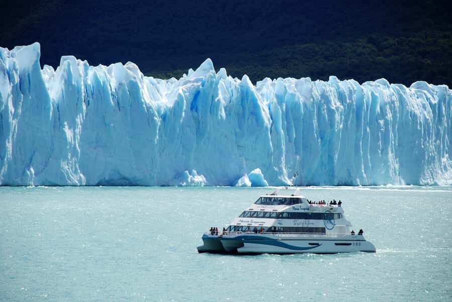 El Calafate: Glaciers Gourmet Experience - Full Day Cruise - Morning Route: Escuadra Bay, Condors, and a Park-Focused Start