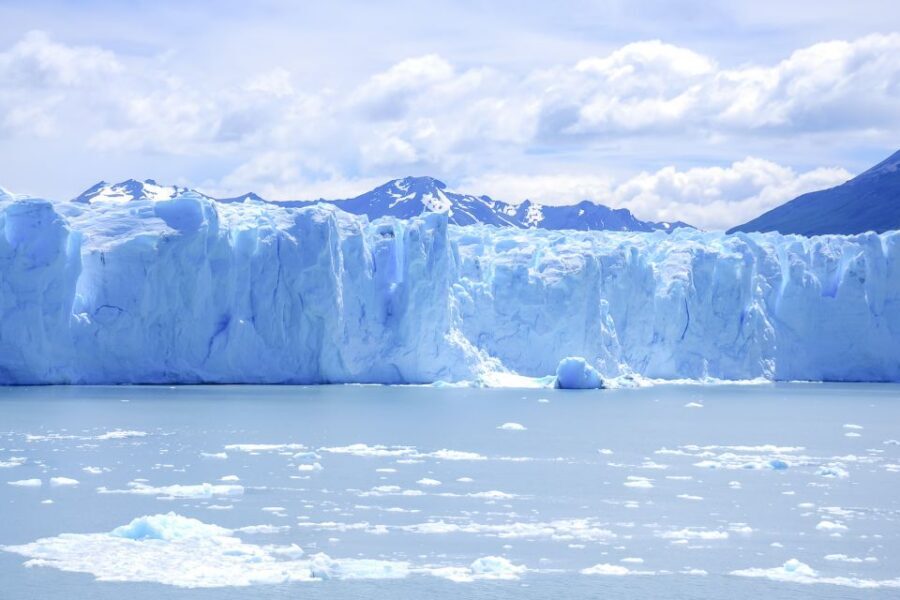 El Calafate: Glaciers Gourmet Experience - Full Day Cruise - Puesto Las Vacas: The Short Walk and Ecosystem Stop