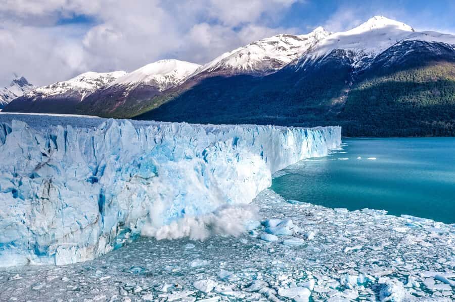 El Calafate: Perito Moreno Glacier, Boat Cruise & Glaciarium - The 1-hour boat cruise: up to 300 meters from the north wall