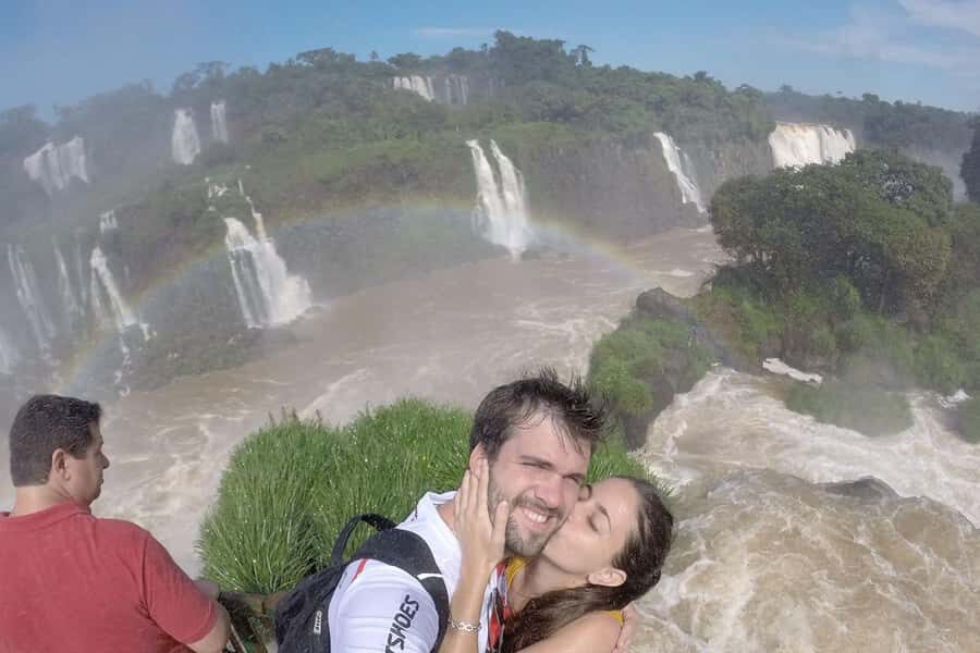 Explore Iguazu Falls in Brazil: An Unforgettable Experience - Photo stops and guide quality: what matters when you want good moments