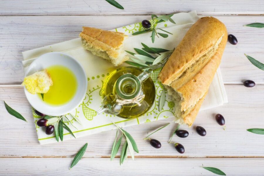 Extra Virgin Olive oil tasting - From tree to bottle: what you learn about production and old habits