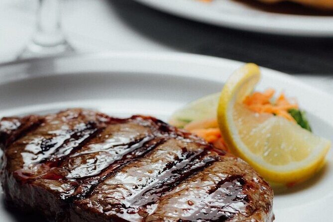 Food Tour in Buenos Aires City in Small Groups - Stop style: what to expect from sit-down restaurants like Los Inmortales