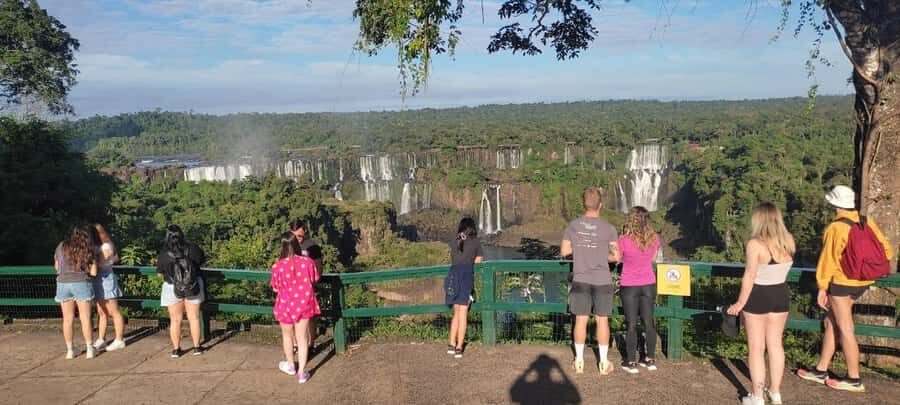Foz do Iguaçu: Brazil/Argentina Sides Iguazu Falls Day Tour - Argentina National Park Trails: Devil’s Throat Views and Close Spray