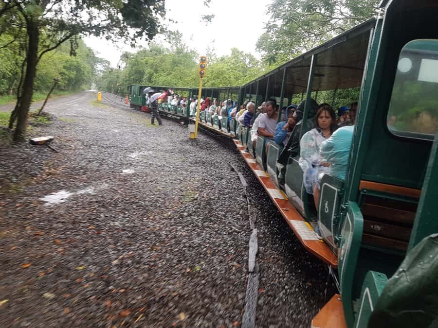 From Foz do Iguaçu: Iguazú Falls Boat Ride Argentina - Price and value: what’s covered and what you may pay extra