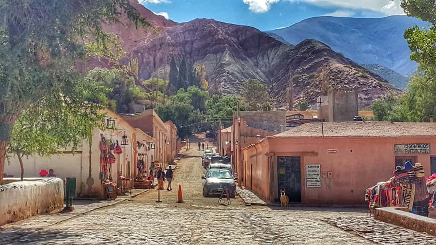 From Jujuy: Salinas Grandes, Purmamarca & Los Colorados Hike - The return to Purmamarca: lunch time and craft-market strolling