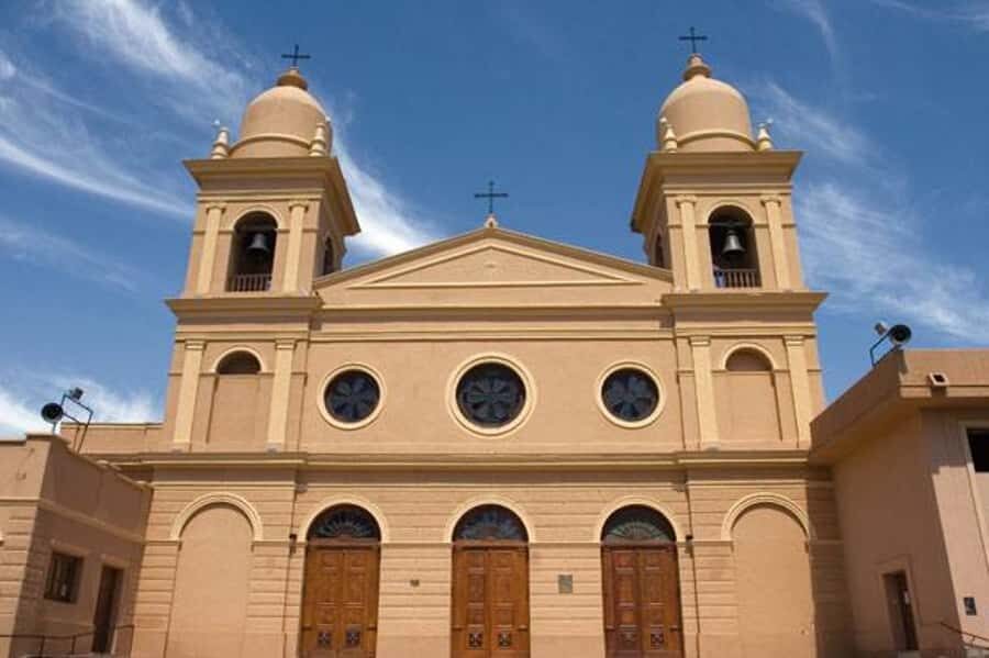 From Salta: Full-Day Tour to Cafayate with Wine Tasting - Guides can make or break the day: who to watch for