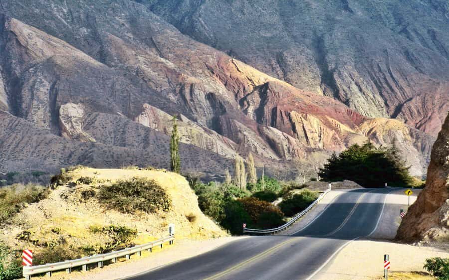 From Salta: Quebrada de Humahuaca, Purmamarca and Tilcara - Ceramics factory stop: a practical add-on for real souvenirs