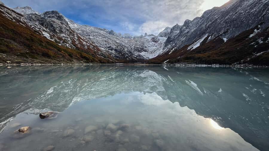 From Ushuaia: Tierra del Fuego Emerald Lagoon Trekking Tour - Laguna Esmeralda lunch break and time for photos, tea, and pauses