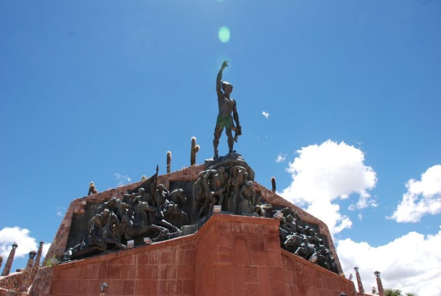 Full-Day Tour to Humahuaca from Salta - Humahuaca Town Time: Plaza, Church, and a Slow Wandering Window