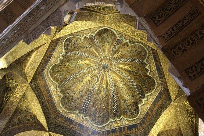 Guided tour of the Mosque with entrance included - End your visit at Puerta de Santa Catalina (and keep walking)