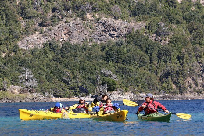 Half a day of kayaking on the Nahuel Huapi lake in private service - Circuito Chico pickup to Punto Panorámico: the views start before kayaking