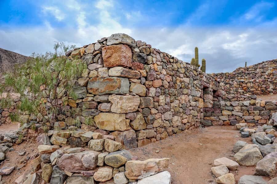 Hornocal: Tour of the 14 Colors Mountain & Humahuaca´s Gorge - Uquía: the church stop with gun-toting angels