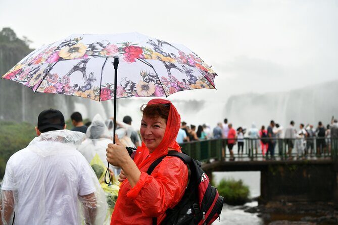Iguazú Experience in 2 days: Argentine and Brazilian Falls - What the day feels like on your body: walking, crowds, and misty-weather prep