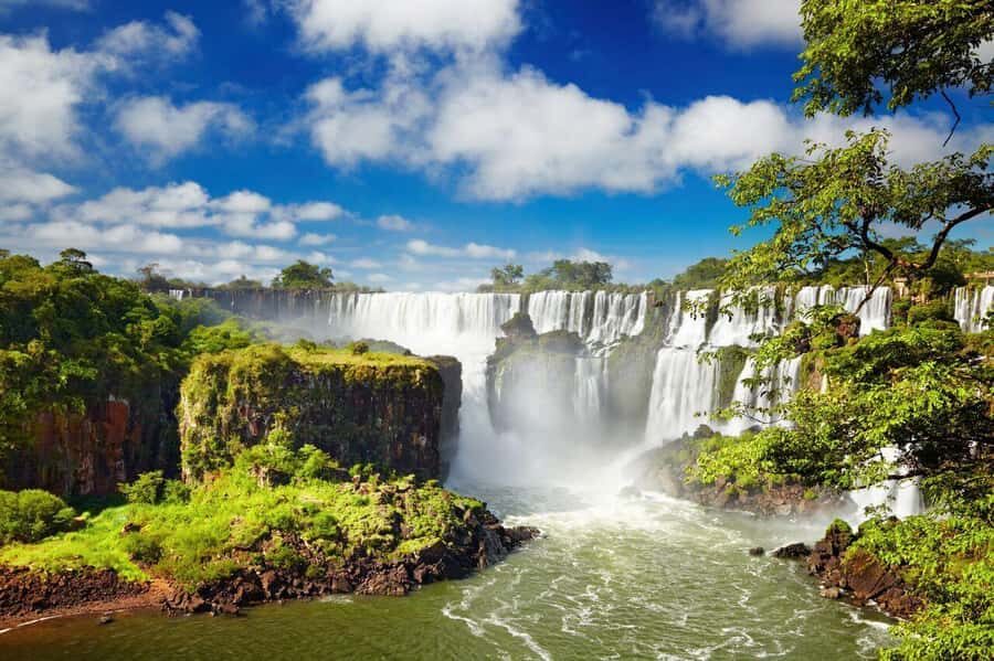 Iguazu Falls: Gran Aventura Boat and Argentinian Falls Tour - Timing, crowds, and the reality of waiting