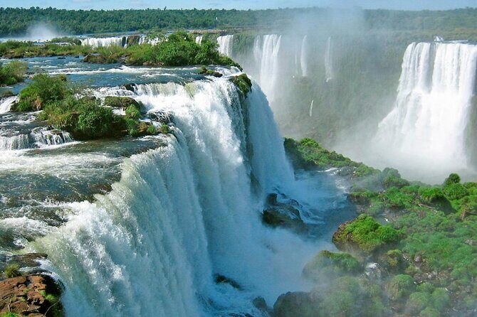 Iguazu Falls Private Tour with Optional Airfare from Buenos Aires - Landing in Iguazu: the short drive into the park