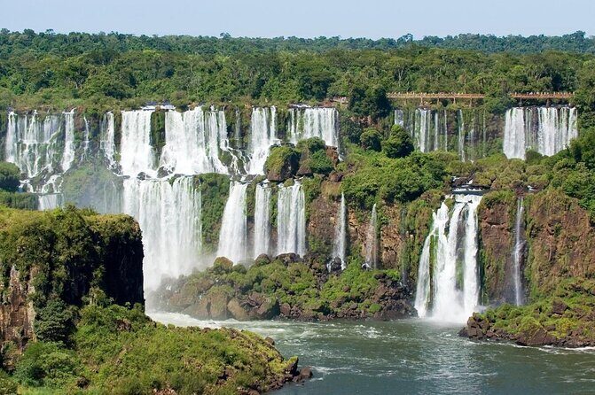 Iguazu Falls: Visit to Argentinian and Brazilian Side in two days - Guides: when the day clicks (and when it feels thin)