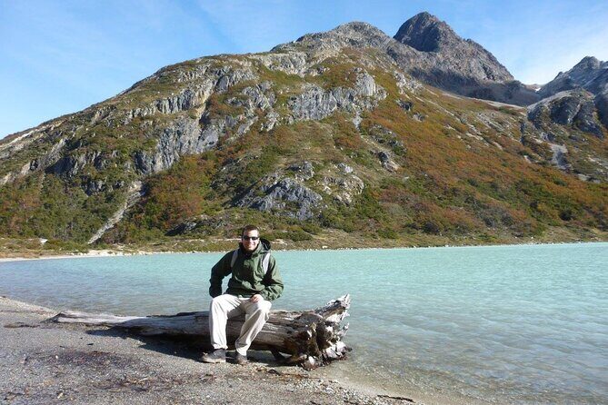 Laguna Esmeralda Trekking Adventure with Lunch - Getting to Tierra Mayor Valley: minibus comfort before the hike