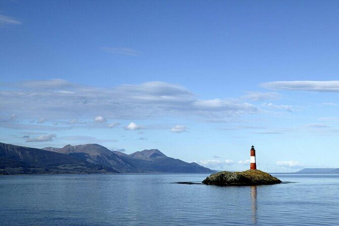Martillo Island: Boat Trip to the Penguin Colony & Beagle Channel - Canal Beagle Views: Mountains, Rivers, and the Shape of the Region