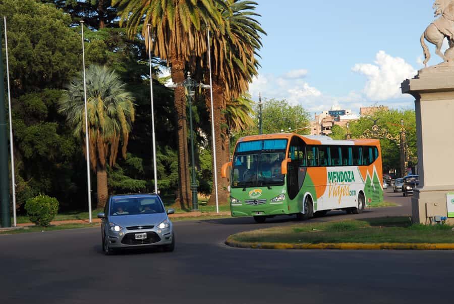 Mendoza: Half-Day Sightseeing City Tour - Starting With La Alameda and Plaza Pedro del Castillo