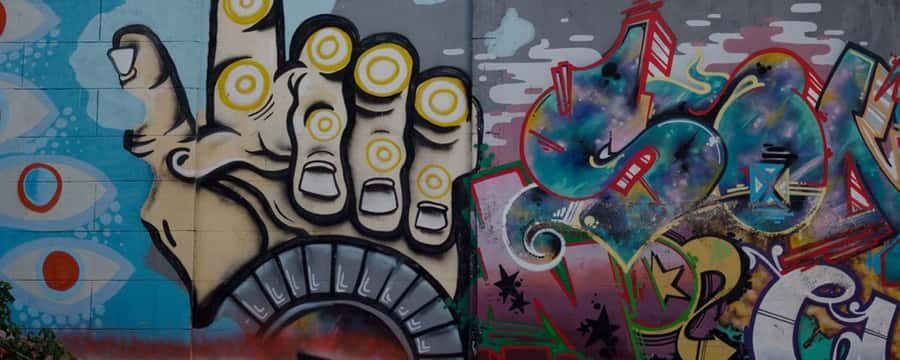 Palermo: Graffiti and Street Art Guided Tour in English - What Makes the Guides Work: Humor, Pace, and Clear Storytelling