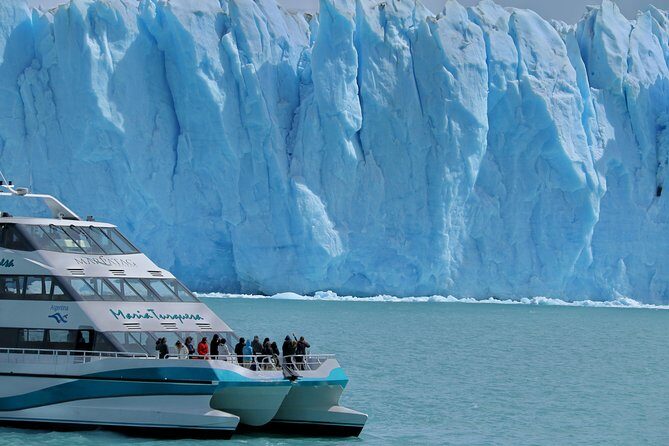 Perito Moreno boat tour from El Calafate: Glaciares Gourmet - Hanging glaciers at Glaciar Seco and Heim: ice that clings