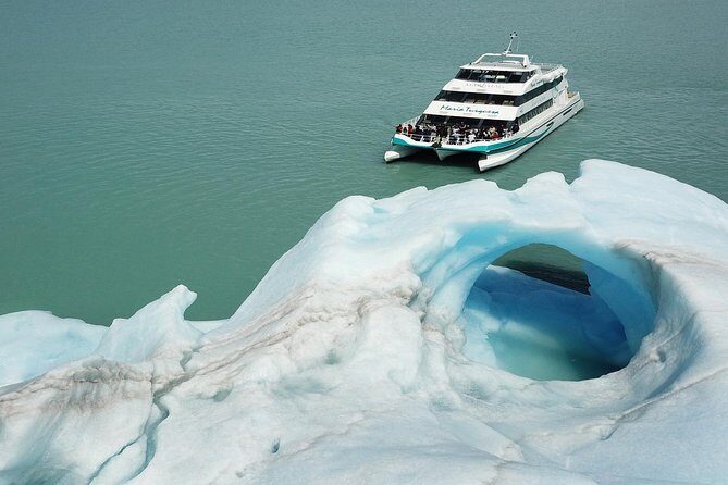 Perito Moreno boat tour from El Calafate: Glaciares Gourmet - El Puesto de Las Vacas: a ranch break inside the park