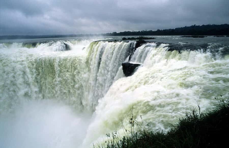 Puerto Iguazu: Argentine Falls & Great Adventure Boat - The big draw: Devil’s Gorge up close, then the boat hits back