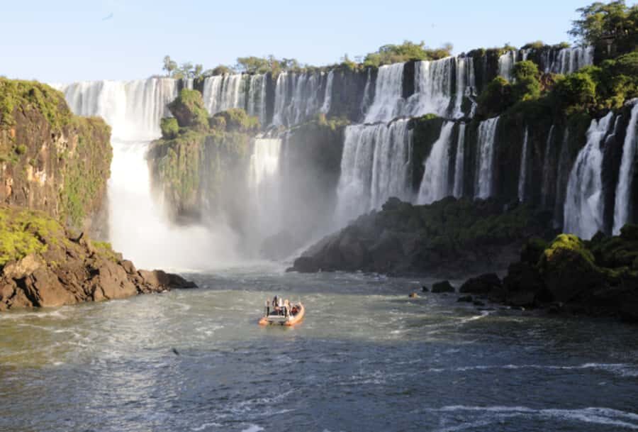 Puerto Iguazu: Argentine Falls & Great Adventure Boat - Lunch and downtime: how to handle the mid-day break