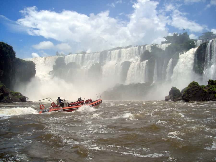 Puerto Iguazu: Argentine Falls & Great Adventure Boat - Entering Iguazu National Park: guided circuits that make the chaos make sense