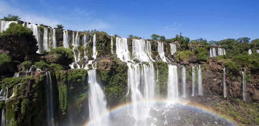 Puerto Iguazu: Iguazu Falls Argentinian Side Full-Day Tour - Guides, group flow, and the English/Spanish reality