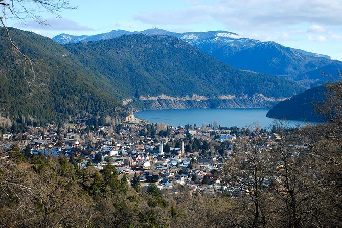 San Martin de los Andes by Seven Lakes Road from Bariloche - Villa La Angostura: the classic stretch-and-snack pause